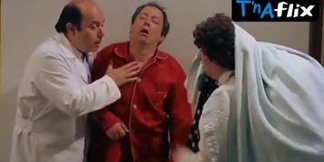 Carmen Russo Butt Scene  in Infermiera Nella Corsia Dei Militari