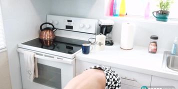 Checking Out A 19 Year Old's Pink Pussy (Ella Cruz, Ella Kiss, Ella S, Too Much)