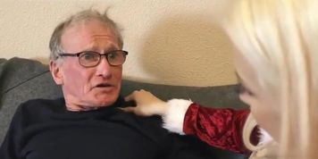 Oldman John screw blonde in christmas (John Stagliano, Roxy Risingstar)
