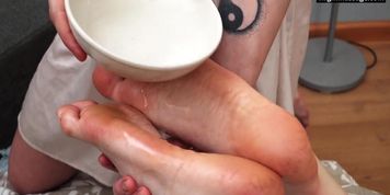 Very sexy feet massage action from hot masseuse