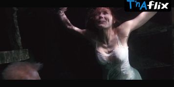 Geena Davis Underwear Scene  in The Long Kiss Goodnight