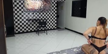 PRETA MULATA DA BUNDA ENORME SENTOU MAIS NÃO AGUENTOU A PIROCA GRANDE DO MASCARADO (Lucy Li)