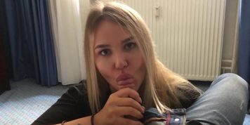 Amateur Blowjob and Cum in Mouth