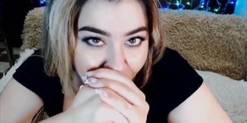 Deepthroat teen does sloppy blowjob