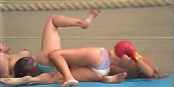 Sue Berry vs Kelly topless boxing (Kelly Jean)