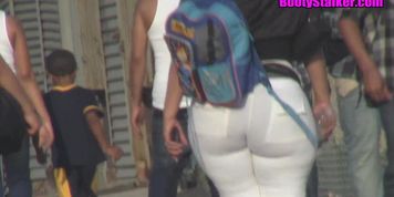 Candid bootyshot