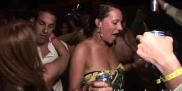 club girls booty shakin
