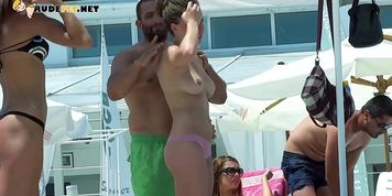Nudist teen bab are looking to relax and have some fun