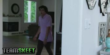 scissoring+lesbians+have+a+threesome+with+big+dick+step+bro_720p