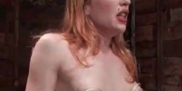 ginger loves the machine (Strap On)
