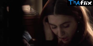 Candela Pena Breasts Scene  in Dias Contados