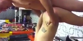 Sabrina novinha dando o cu para os amigos caiu na net - Pornolandia.mp4