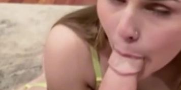 Teen Beauty Sucking Like a Pro