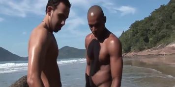 Latino beach boys flip-fuck on the beach