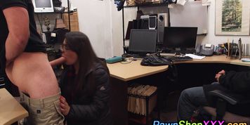 Real ho gets cumshot facial on spycam