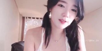 Asian beautiful teen camgirl shows her body