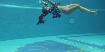 Sazan Cheharda &ndash; super hot teen underwater nude