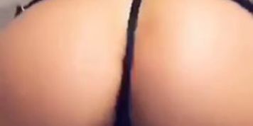 Blondie & Dildo