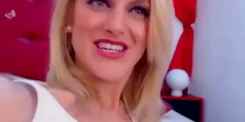 Het blondin SVENSK FLICKA p webbkamera - SVERIGE - video 3
