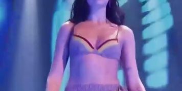 Dua Lipa Sexy Scene  in Arte Concert