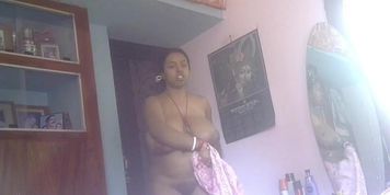 Tamil Milf Record Secretly While Wearing Cloth