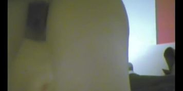 Round butt cheeks and sexy slit between them on