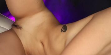Luxe La Fox Milking Her Man And Gets Sprayed
