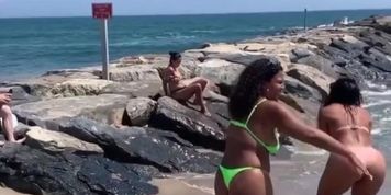 She grabbed my cock with 2 hands! You got a big dick if she can grab it with 2 hands!