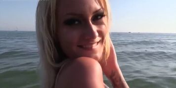 Bikini gilrs