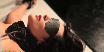 Fetish sub gets whipped