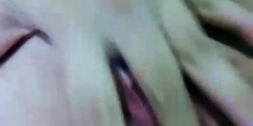 Muerdo mis labios excitada cuando estoy muy caliente y con ganas de masturbarme mi co&ntilde;o de putica