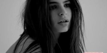 Emily Ratajkowski Nude Video BTS