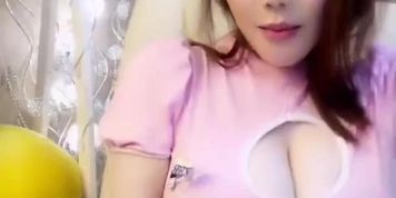 boob shake