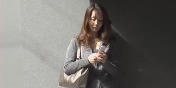 Gorgeous oriental brunette flashes her holes while her skirt gets grabbed