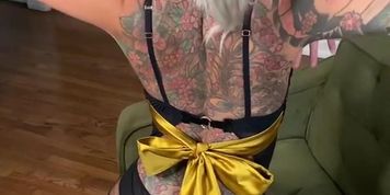 ?PRESENTS! Wanna turn me around to see the full view, its a .. by rizerae from OnlyFans | Coomer
