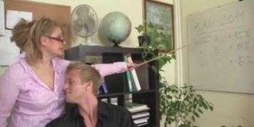 Office lady gives head and gets nailed at the table