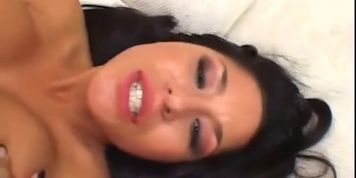 Hot Latina Boobs (Jenaveve Jolie)