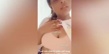 Gorgeous Young Malayali Girl Fully Showing Her Tits Clean Shaved Pussy Spread