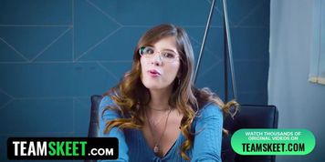 Horny Cutie Sends Naked Photos To The Wrong Guy (Isabel Moon, Peter Green, Victoria Tiffani)