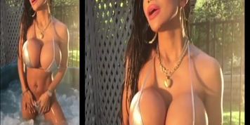 Huge Boob, Sexy Asian Girl