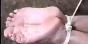 Amazing Door Tie On Knees