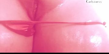 Carlycurvy rubs oil on thick thighs and plays with tight pussy! 