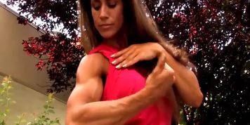 Sexy muscle woman 