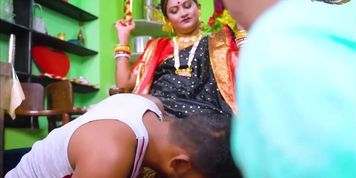 DESI MALLU MALKIN EXTREME HARDCORE FUCK WITH TWO NAUKAR WHEN SHE WAS ALONE AT HOME ( HINDI AUDIO
