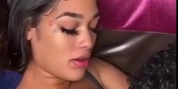 Horny girl at website xxxchats.xyz wants sex on the first day