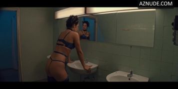 Viola Lotti Gombo Butt,  Breasts Scene  in Birodalom