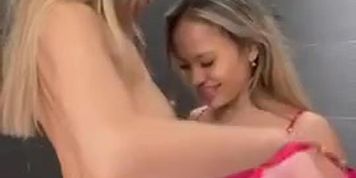 Sentner Twins lesbian sex