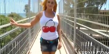 Beachside fucking for girl