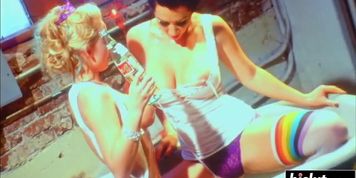Horny chicks lick each others pussies