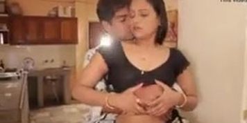 Desi Aunty hot enjoyment in kitchen